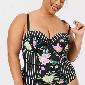 Torrid Black Floral Swim suit size 4D/F with cover up 2x